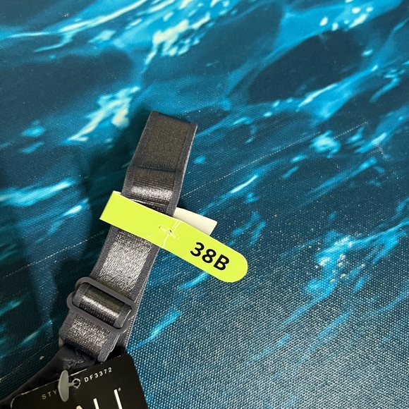 Bali Women's Elegant Black Lace Bra 38B - Picture 3 of 10